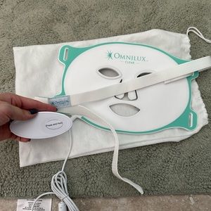 Omnilux Clear LED mask - used like new! 3mo old.